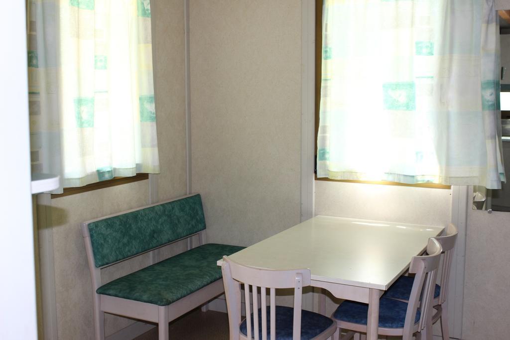 Bungalows Pena Montanesa Aínsa Zimmer foto